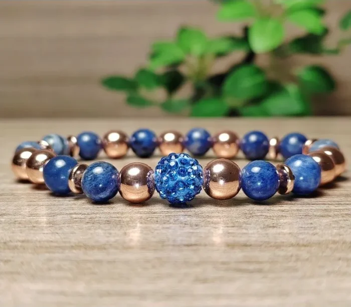 Szodalit, hematit ásvány karkötő shamballa gyönggyel