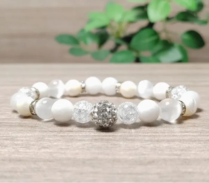 Hegyikristály, tejkvarc, jáde, gyöngyház, szelenit karkötő