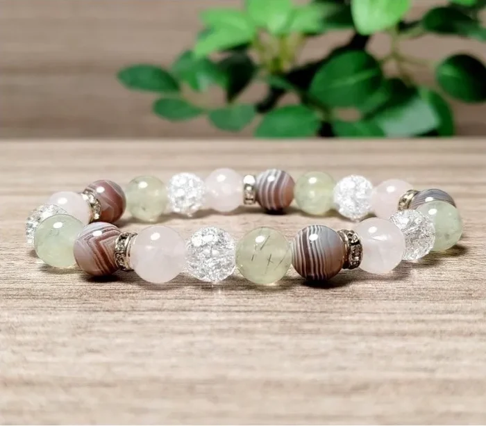 Érzelmi gyógyulást segítő, belső nyugalmat adó, önbizalom növelő karkötő