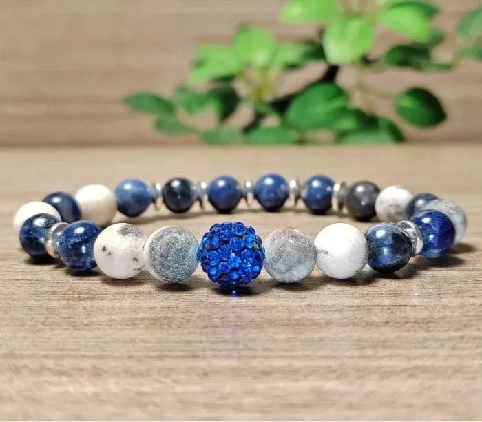 Jáspis, szodalit, hematit ásvány karkötő Shamballa gyönggyel