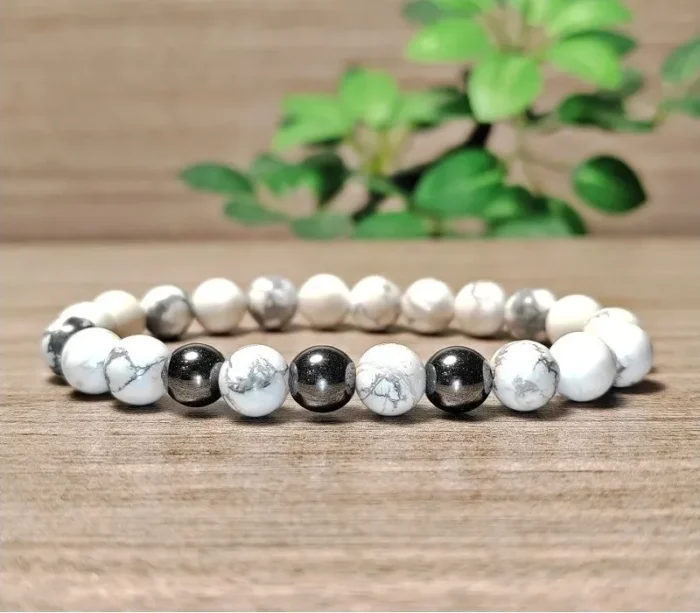 Howlit, hematit ásvány kakötő