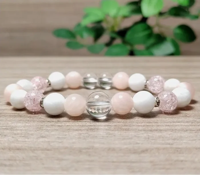 Hegyikristály, jáde, tejkvarc, holdkő karkötő