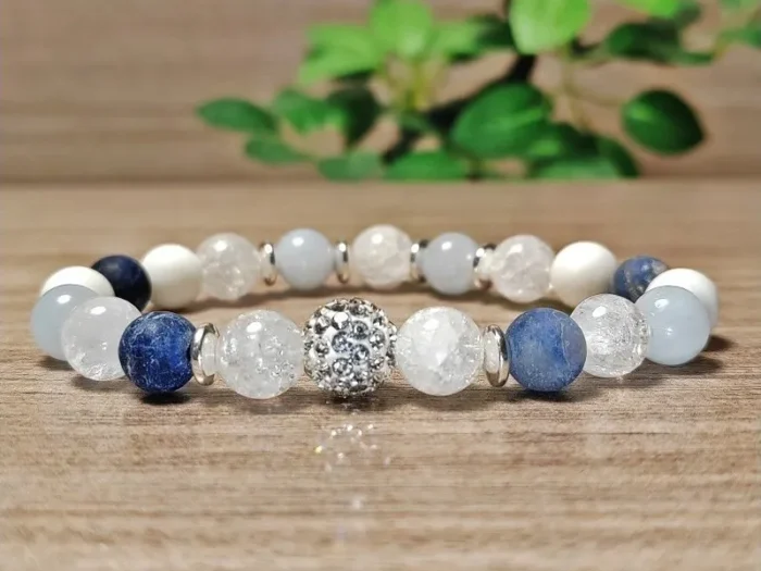 Hegyikristály, szodalit, akvamarin karkötő Shamballa gyönggyel