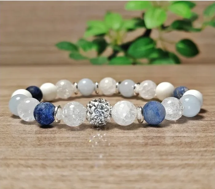 Hegyikristály, szodalit, akvamarin karkötő Shamballa gyönggyel