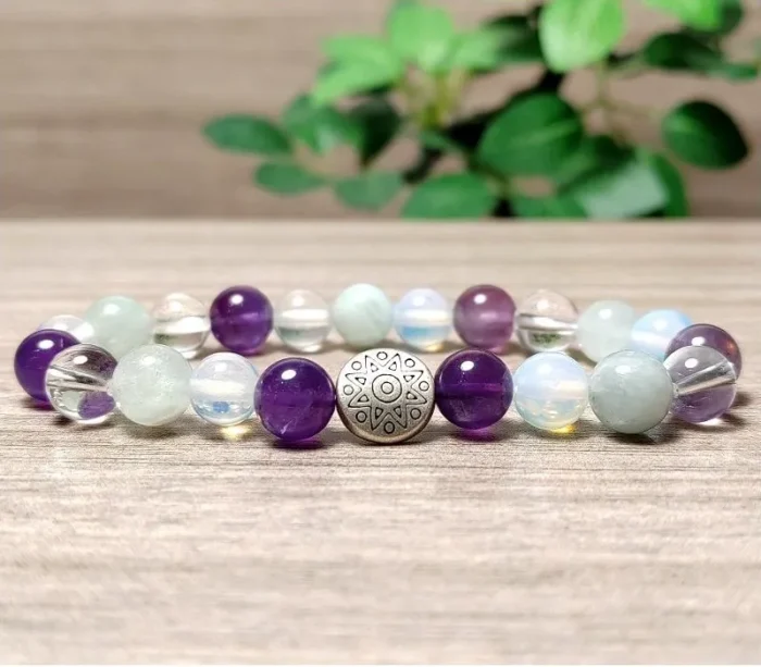 Stresszoldó, nőiesség erősítő, bátorságot adó karkötő