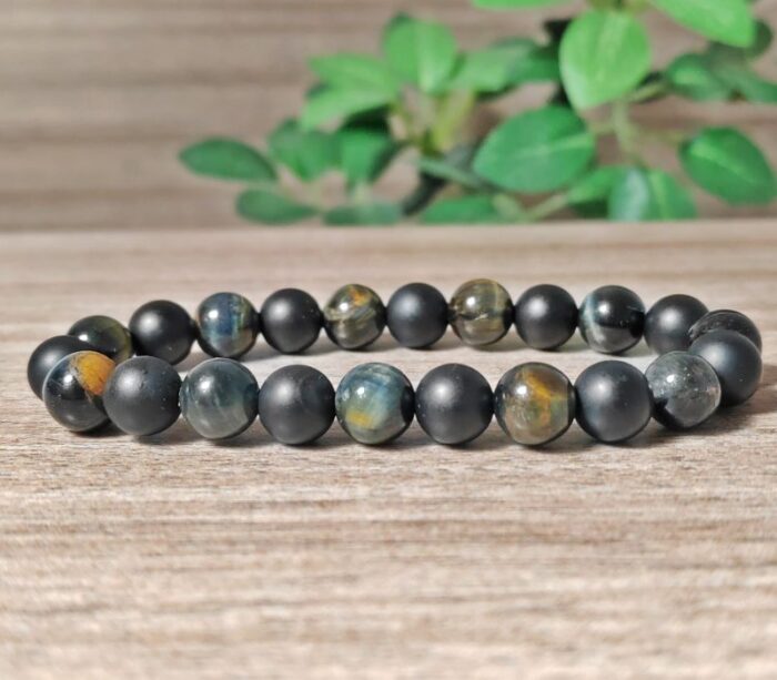 Negatív energiákat csillapító, fókuszt nerősítő karkötő