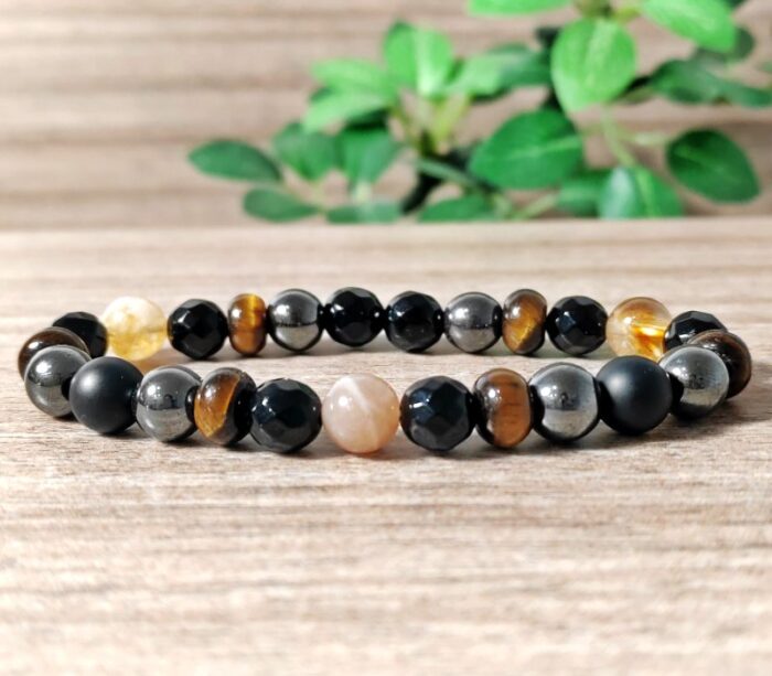 Határozottságot és mentális stabilitást harmonizáló, belső erőt aktiváló karkötő